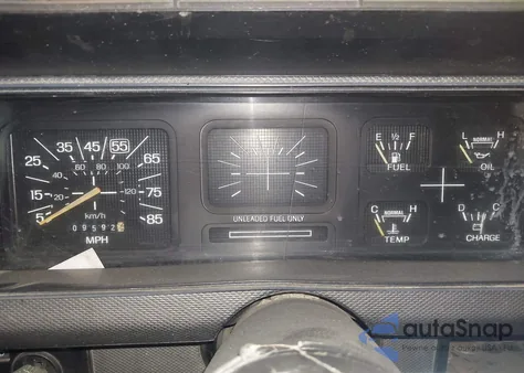 1984 Ford F250 z USA, uszkodzony, nr VIN 2FTEF26Y2ECA29884